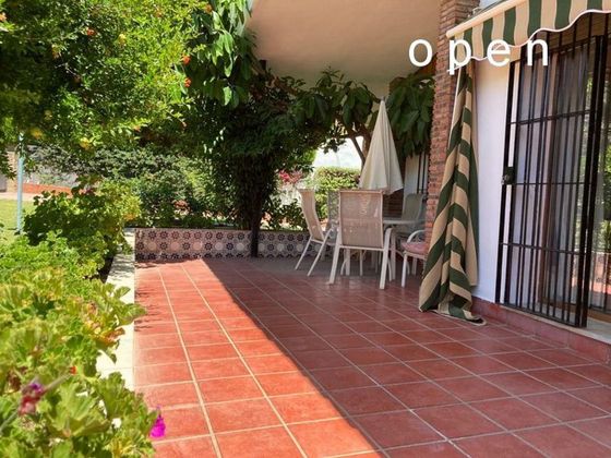 Foto 1 de Xalet en venda a El Brillante -El Naranjo - El Tablero de 6 habitacions amb piscina i jardí