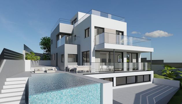 Foto 1 de Xalet en venda a calle Plumaria de 5 habitacions amb terrassa i piscina