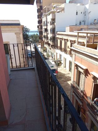 Foto 2 de Venta de piso en calle La Reina de 4 habitaciones con terraza y garaje