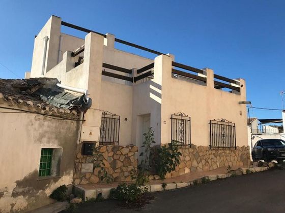 Foto 1 de Casa en venda a calle Santa Barbara de 3 habitacions amb terrassa