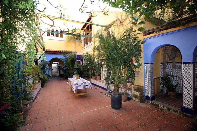 Foto 1 de Venta de casa adosada en Centro - Jerez de la Frontera de 12 habitaciones con terraza y jardín