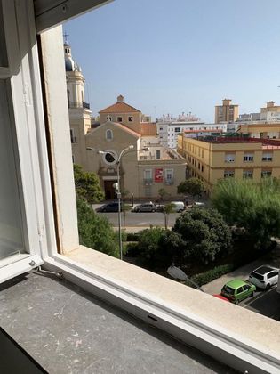Foto 1 de Pis en venda a avenida Marconi de 4 habitacions amb terrassa i garatge