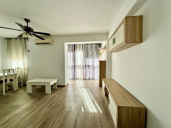 Foto 2 de Alquiler de piso en Barriada de Andalucía - Ardila de 3 habitaciones con terraza y muebles