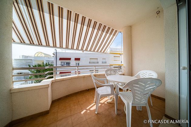 Foto 1 de Venta de piso en calle Zabaleta de 2 habitaciones con terraza y garaje
