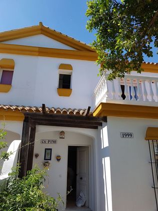 Foto 1 de Venta de casa adosada en Las Lagunas - Campano de 3 habitaciones con terraza y piscina