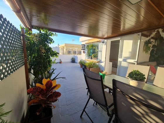 Foto 1 de Casa en venda a La Pastora - La Estación de 4 habitacions amb terrassa i balcó