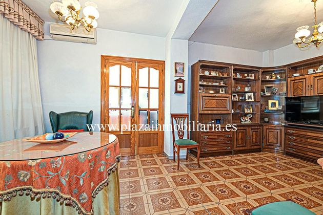 Foto 2 de Xalet en venda a Lucena de 4 habitacions amb terrassa i aire acondicionat