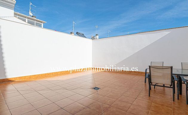 Foto 2 de Chalet en venta en Lucena de 4 habitaciones con balcón y aire acondicionado