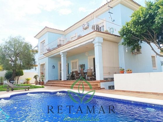 Foto 1 de Xalet en venda a Vistahermosa  - Fuentebravía de 11 habitacions amb terrassa i piscina