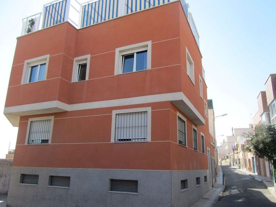 Foto 1 de Venta de piso en calle Octavio Aguilar de 2 habitaciones con garaje y aire acondicionado