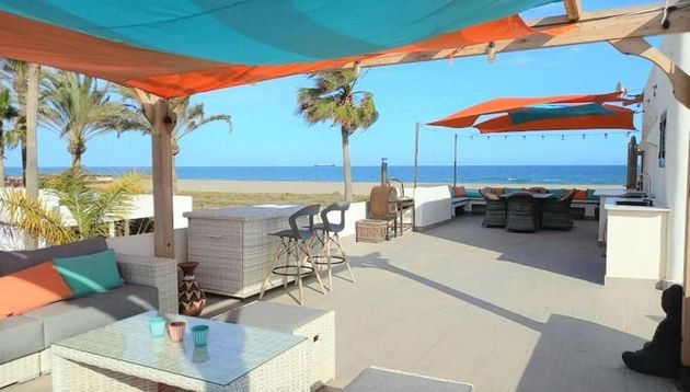 Foto 1 de Xalet en venda a Puerto Rey de 5 habitacions amb terrassa i piscina