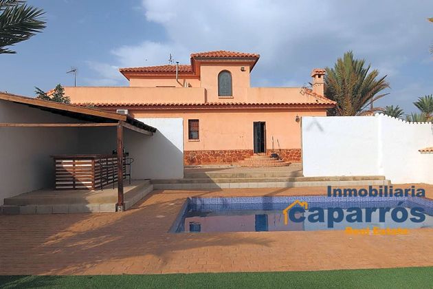 Foto 1 de Chalet en venta en Vera Ciudad de 4 habitaciones con terraza y piscina
