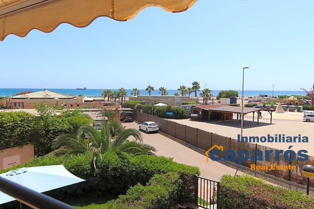 Foto 1 de Venta de piso en El Playazo de 2 habitaciones con terraza y piscina