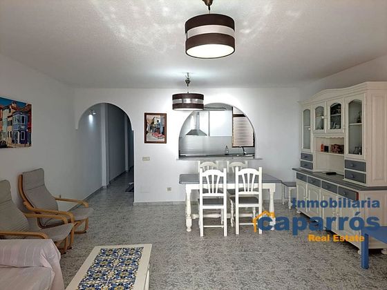 Foto 2 de Alquiler de piso en Las Ventanicas - La Paratá de 3 habitaciones con terraza y muebles