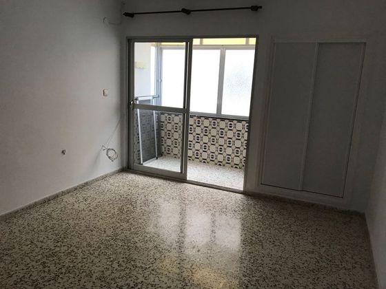 Foto 2 de Piso en venta en La Caleta - La Viña de 2 habitaciones con ascensor