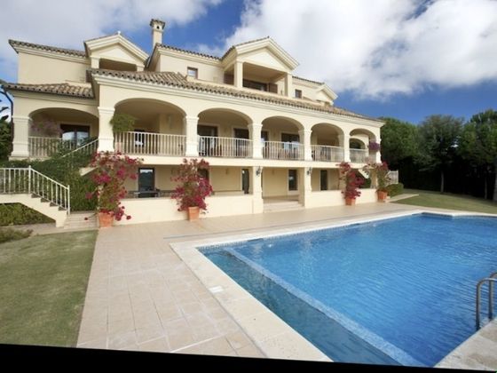 Foto 1 de Chalet en alquiler en Sotogrande Alto de 5 habitaciones con terraza y piscina