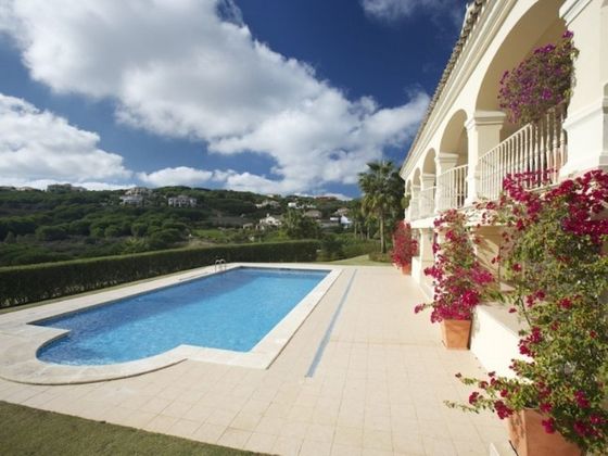 Foto 2 de Chalet en alquiler en Sotogrande Alto de 5 habitaciones con terraza y piscina