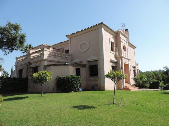 Foto 1 de Casa en venda a San Enrique-Guadiaro-Pueblo Nuevo de 4 habitacions amb terrassa i piscina
