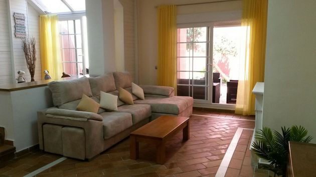 Foto 2 de Casa adosada en venta en calle Villas Paniagua de 5 habitaciones con terraza y piscina