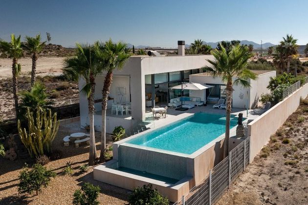 Foto 1 de Xalet en venda a Vera Ciudad de 4 habitacions amb terrassa i piscina
