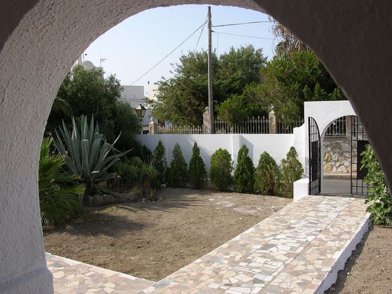 Foto 2 de Xalet en venda a calle Pintor Rosales de 3 habitacions amb terrassa i piscina