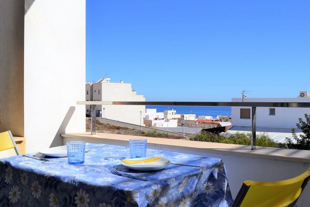 Foto 2 de Casa adossada en venda a calle De la Horma de 3 habitacions amb terrassa i garatge