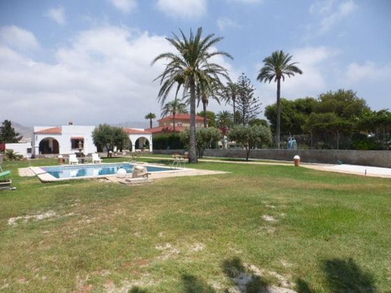Foto 2 de Xalet en venda a El Parador de las Hortichuelas de 4 habitacions amb terrassa i piscina