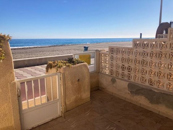 Foto 1 de Piso en alquiler en avenida Entremares de 2 habitaciones con terraza y piscina