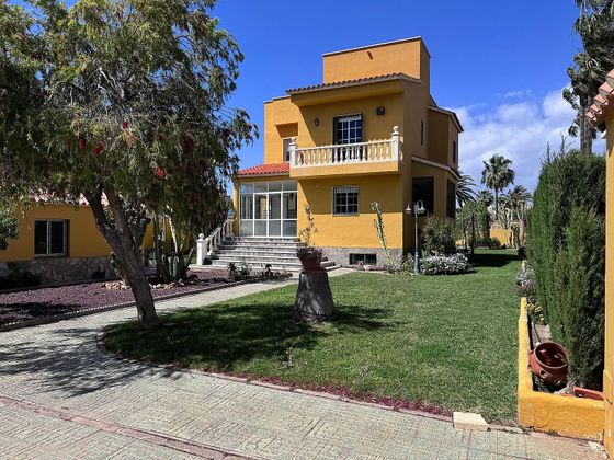 Foto 1 de Xalet en venda a El Sabinar – Urbanizaciones – Las Marinas – Playa Serena de 4 habitacions amb terrassa i garatge