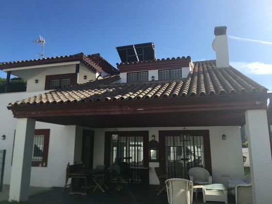 Foto 1 de Venta de chalet en Centro - Puerto de Santa María (El) de 6 habitaciones con terraza y piscina
