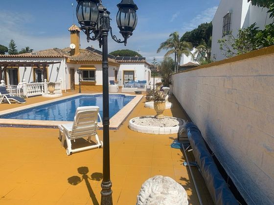 Foto 2 de Xalet en lloguer a Sancti Petri - La Barrosa de 4 habitacions amb terrassa i piscina