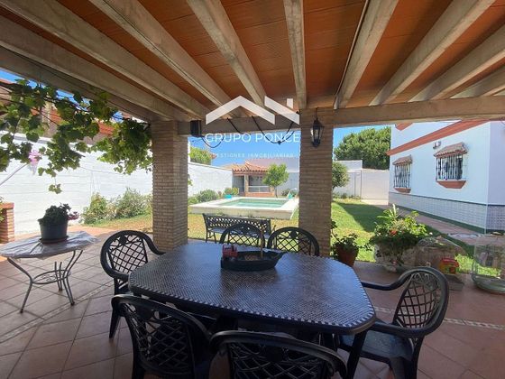 Foto 1 de Chalet en venta en Ctra Sanlúcar-Zona Cuatro Pinos de 5 habitaciones con terraza y piscina