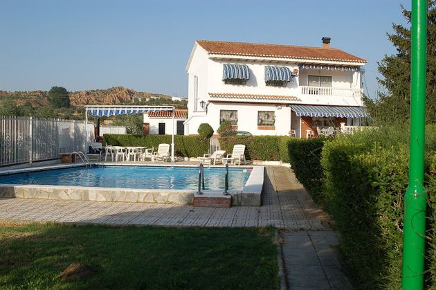 Foto 1 de Xalet en venda a Guadix de 6 habitacions amb terrassa i piscina