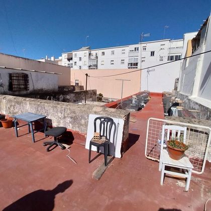 Foto 1 de Casa en venda a La Pastora - La Estación de 7 habitacions amb piscina