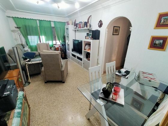 Foto 1 de Venta de piso en Barriada de Andalucía - Ardila de 3 habitaciones con jardín y ascensor