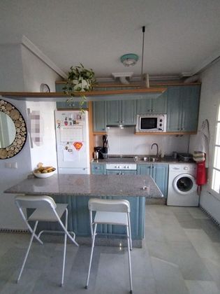Foto 1 de Piso en venta en Sancti Petri - La Barrosa de 2 habitaciones con terraza y piscina