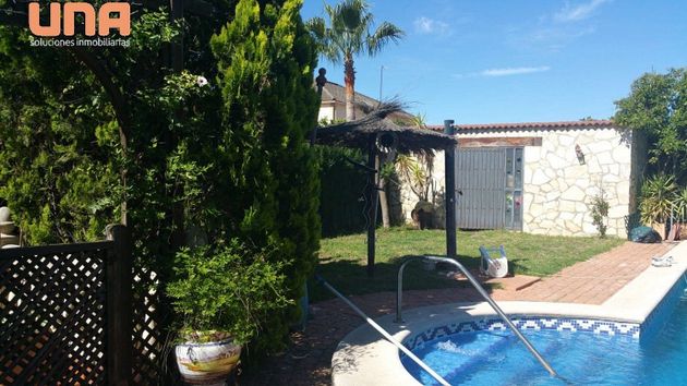 Foto 2 de Venta de chalet en Alcolea de 4 habitaciones con terraza y piscina