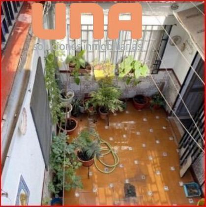 Foto 2 de Venta de casa en Campo de la Verdad - Miraflores de 3 habitaciones con terraza y aire acondicionado