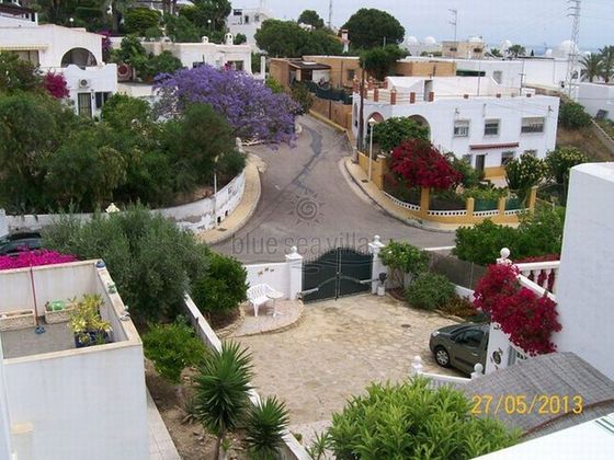 Foto 2 de Xalet en venda a Las Ventanicas - La Paratá de 6 habitacions amb terrassa i piscina