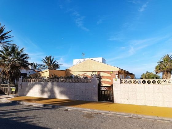 Foto 1 de Xalet en venda a Almerimar - Balerma - San Agustín - Costa de Ejido de 3 habitacions amb terrassa i piscina