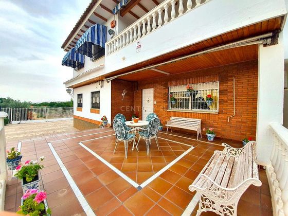 Foto 2 de Chalet en venta en Guadix de 6 habitaciones con terraza y piscina