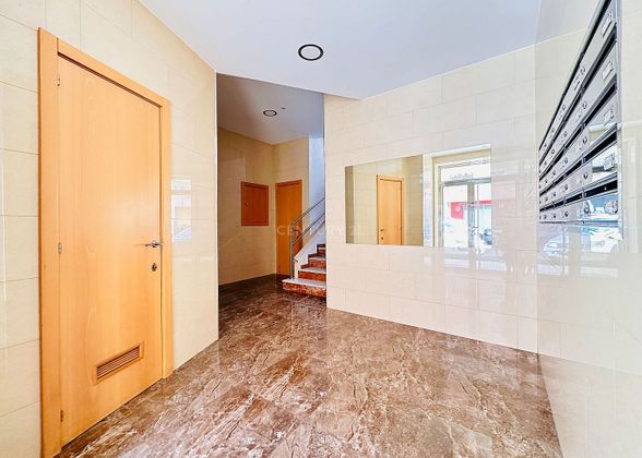 Foto 2 de Venta de piso en calle San Isidro de 3 habitaciones con ascensor
