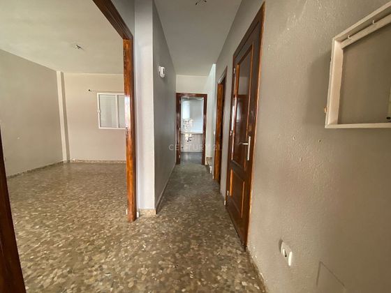 Foto 2 de Casa en venda a Zona Santo Domingo de 4 habitacions amb garatge i balcó