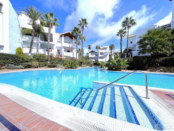 Foto 1 de Alquiler de piso en Costa Ballena - Largo norte de 3 habitaciones con terraza y piscina