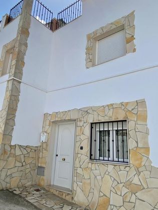 Foto 2 de Casa adossada en venda a calle Bellavista de 2 habitacions amb terrassa i mobles