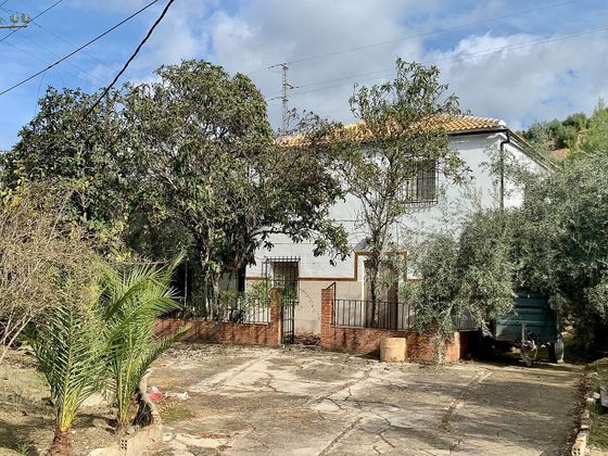 Foto 1 de Venta de casa rural en Iznájar de 4 habitaciones con piscina y jardín