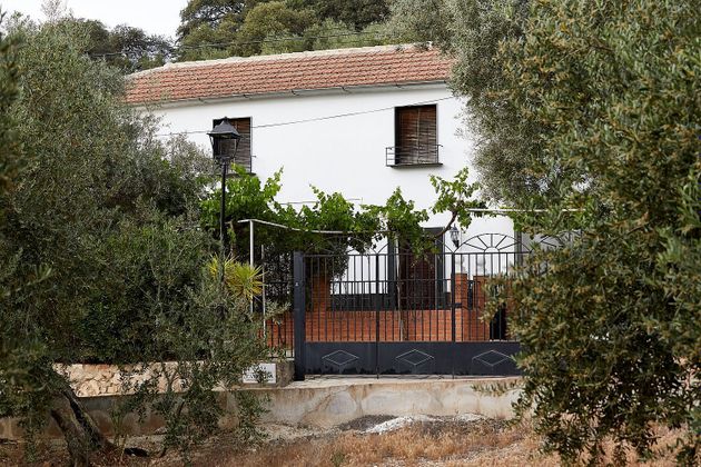 Foto 2 de Venta de casa en Iznájar de 4 habitaciones con terraza y piscina
