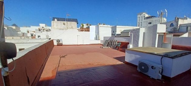 Foto 2 de Àtic en venda a calle Cervantes de 3 habitacions amb terrassa i balcó