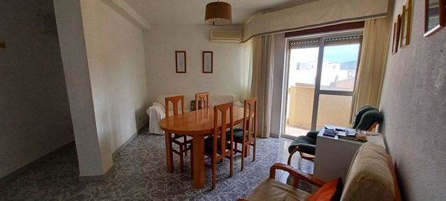 Foto 2 de Pis en venda a calle Algeciras de 3 habitacions amb balcó i aire acondicionat