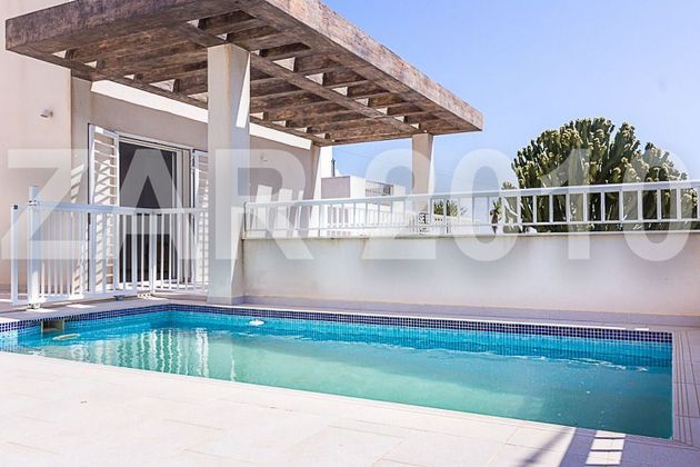 Foto 1 de Xalet en venda a Urb. El Palmeral de 4 habitacions amb terrassa i piscina